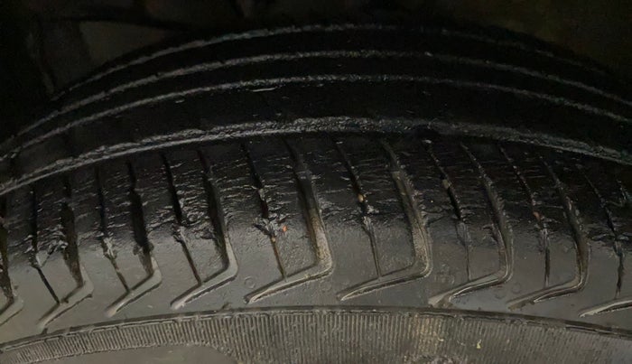 2020 Maruti New Wagon-R LXI 1.0, CNG, Manual, 31,850 km, Left Front Tyre Tread