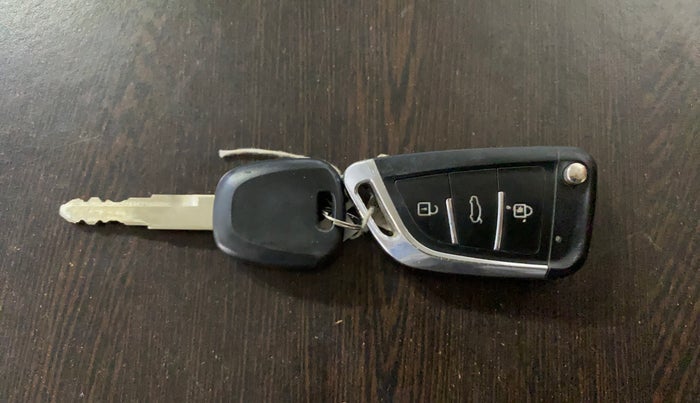 2020 Maruti New Wagon-R LXI 1.0, CNG, Manual, 31,850 km, Key Close Up