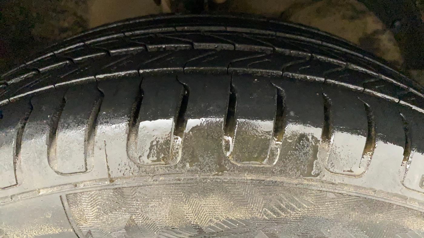 2017 Maruti Baleno DELTA PETROL 1.2, Petrol, Manual, 65,537 km, Right Front Tyre Tread