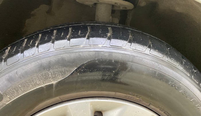 2018 Maruti Swift VXI AMT, Petrol, Automatic, 52,320 km, Right Front Tyre Tread