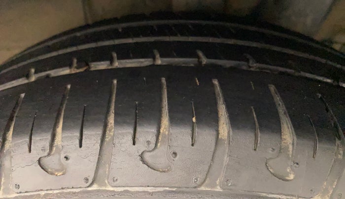 2014 Hyundai Xcent S AT 1.2 (O), Petrol, Automatic, 27,766 km, Left Rear Tyre Tread
