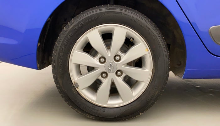 2014 Hyundai Xcent S AT 1.2 (O), Petrol, Automatic, 27,766 km, Right Rear Wheel