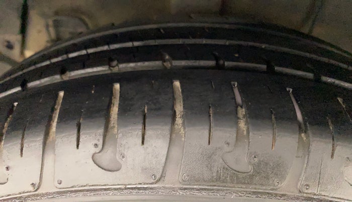 2014 Hyundai Xcent S AT 1.2 (O), Petrol, Automatic, 27,766 km, Right Rear Tyre Tread