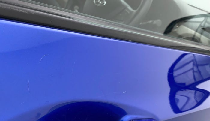 2014 Hyundai Xcent S AT 1.2 (O), Petrol, Automatic, 27,766 km, Driver-side door - Minor scratches
