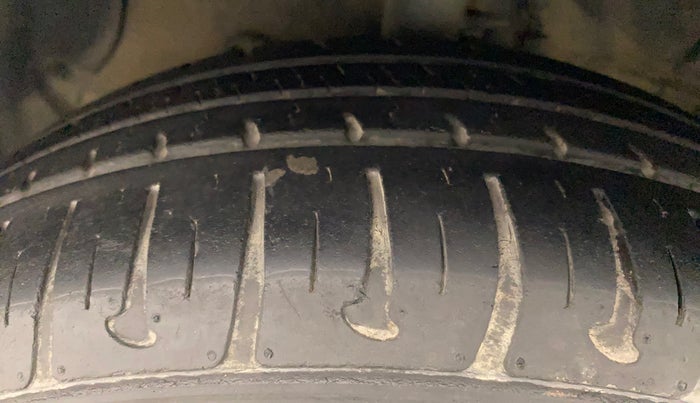 2014 Hyundai Xcent S AT 1.2 (O), Petrol, Automatic, 27,766 km, Left Front Tyre Tread