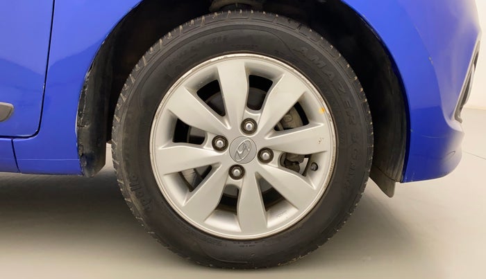 2014 Hyundai Xcent S AT 1.2 (O), Petrol, Automatic, 27,766 km, Right Front Wheel