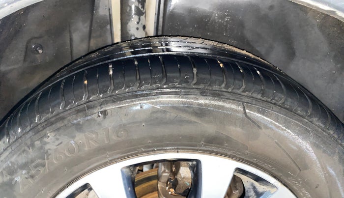 2020 Maruti S Cross ZETA 1.5, Petrol, Manual, 1,29,736 km, Right Rear Tyre Tread