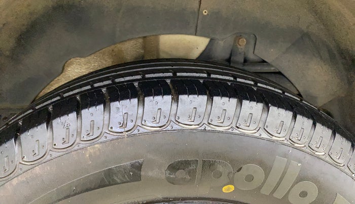 2018 Mahindra XUV500 W7, Diesel, Manual, 81,666 km, Left Rear Tyre Tread