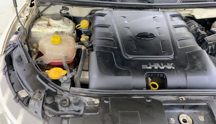2018 Mahindra XUV500 W7, Diesel, Manual, 81,666 km, Engine View - Right