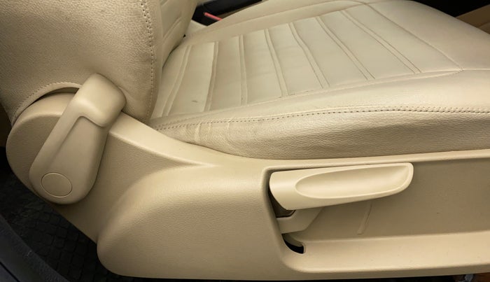 2019 Volkswagen Ameo HIGHLINE PLUS DSG 1.5, Diesel, Automatic, 36,249 km, Driver Side Adjustment Panel