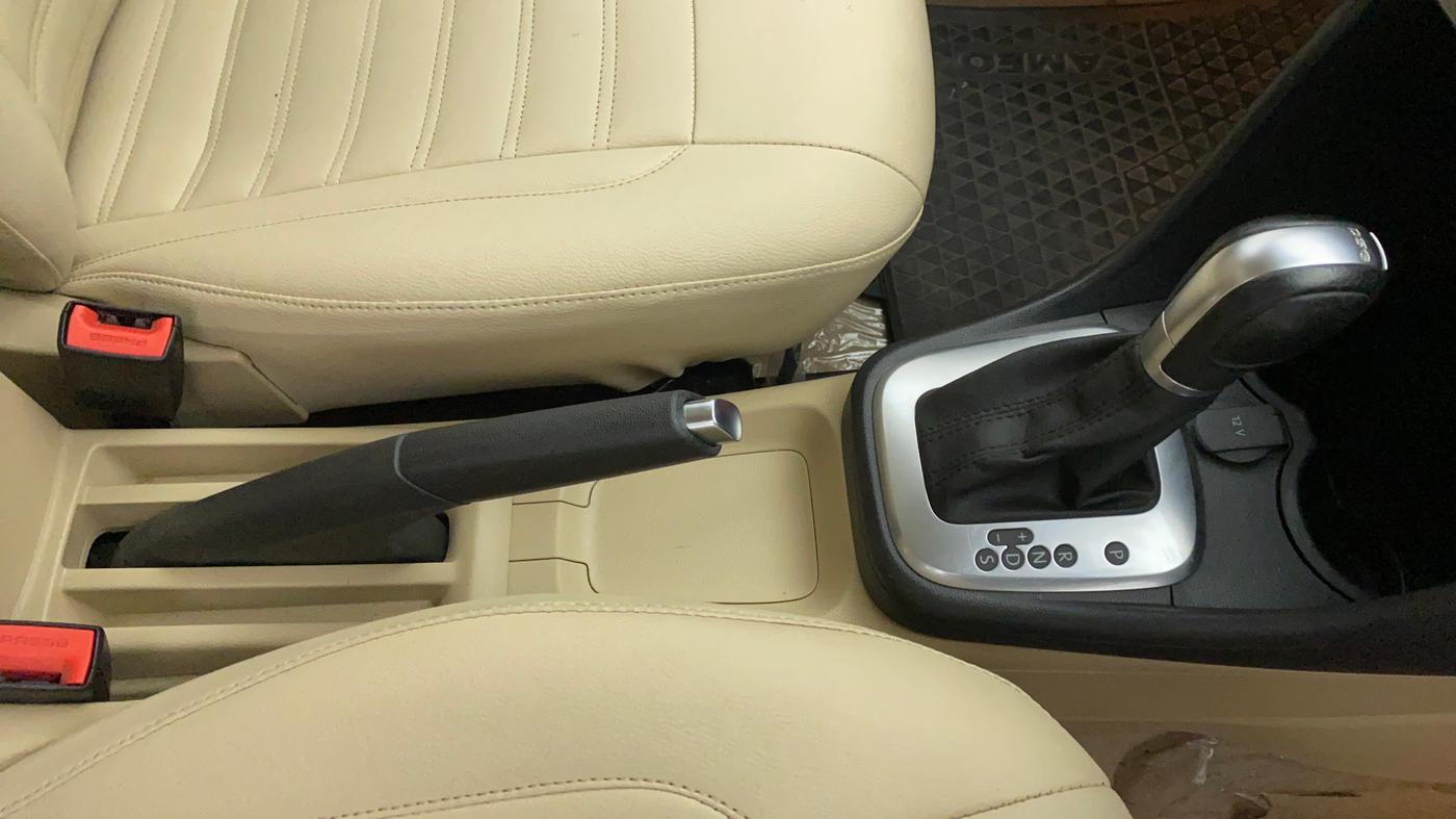 2019 Volkswagen Ameo HIGHLINE PLUS DSG 1.5, Diesel, Automatic, 36,249 km, Gear Lever