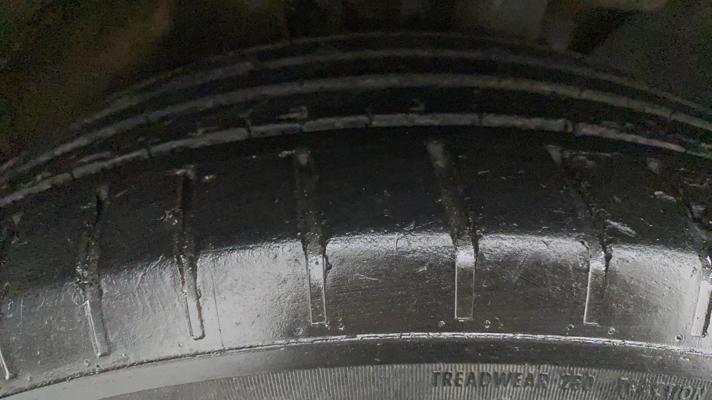 2019 Volkswagen Ameo HIGHLINE PLUS DSG 1.5, Diesel, Automatic, 36,249 km, Right Front Tyre Tread