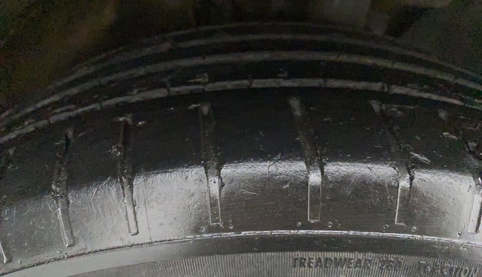 2019 Volkswagen Ameo HIGHLINE PLUS DSG 1.5, Diesel, Automatic, 36,249 km, Right Front Tyre Tread