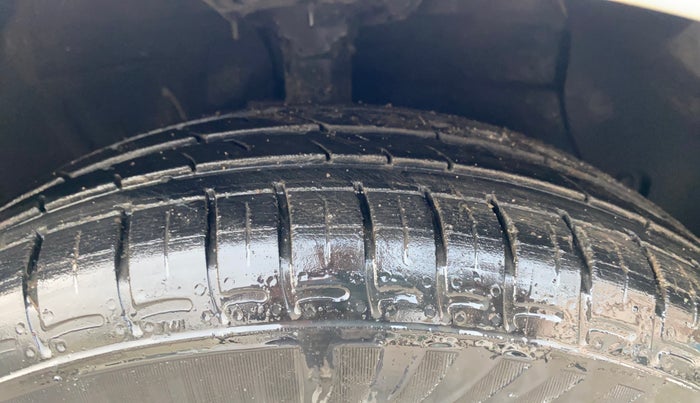 2022 Hyundai GRAND I10 NIOS SPORTZ 1.2 KAPPA VTVT, Petrol, Manual, 19,850 km, Right Front Tyre Tread