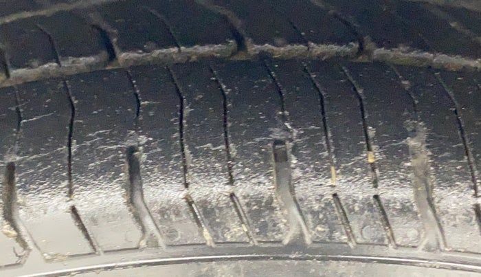 2016 Tata Tiago XZ PETROL, Petrol, Manual, 63,711 km, Left Front Tyre Tread