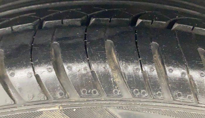 2016 Tata Tiago XZ PETROL, Petrol, Manual, 63,711 km, Right Rear Tyre Tread