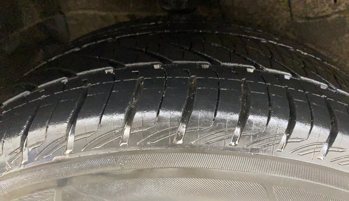 2018 Tata NEXON XZA PLUS PETROL, Petrol, Automatic, 50,343 km, Right Rear Tyre Tread