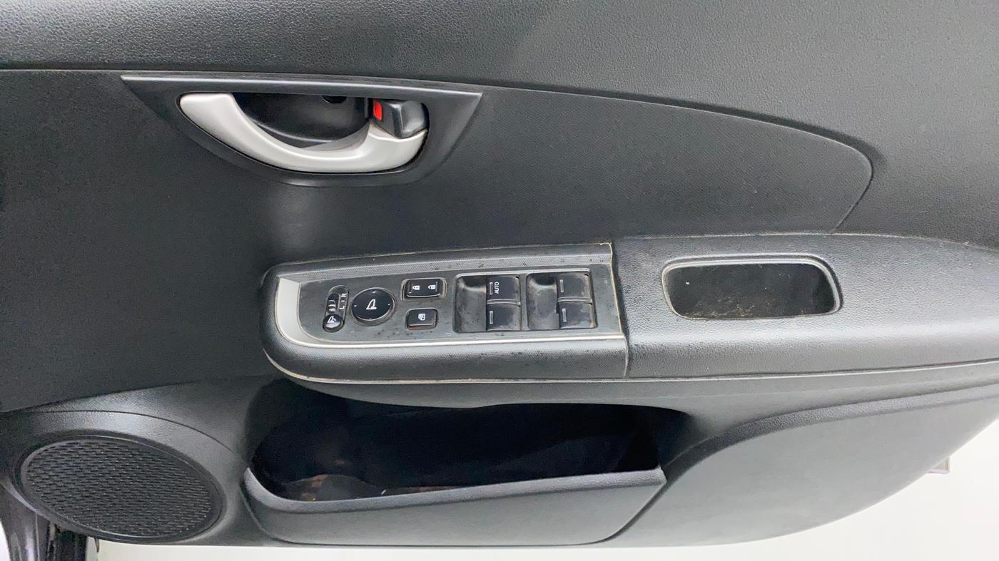 2018 Honda BR-V 1.5L I- DTEC V STYLE EDITION, Diesel, Manual, 86,913 km, Driver Side Door Panels Control