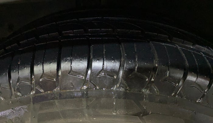 2016 Mahindra Kuv100 K4 PLUS D 6 STR, Diesel, Manual, 53,216 km, Left Front Tyre Tread