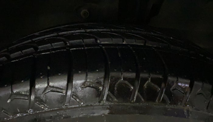 2016 Mahindra Kuv100 K4 PLUS D 6 STR, Diesel, Manual, 53,216 km, Right Front Tyre Tread