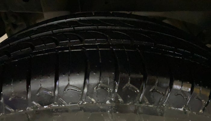 2016 Mahindra Kuv100 K4 PLUS D 6 STR, Diesel, Manual, 53,216 km, Right Rear Tyre Tread