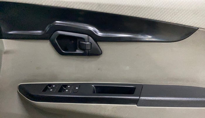 2016 Mahindra Kuv100 K4 PLUS D 6 STR, Diesel, Manual, 53,216 km, Driver Side Door Panels Control