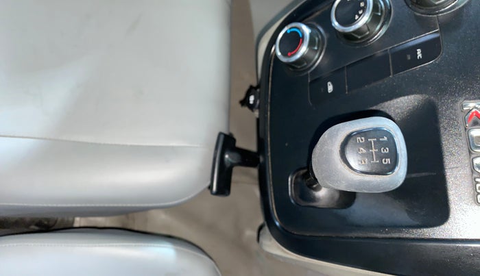 2016 Mahindra Kuv100 K4 PLUS D 6 STR, Diesel, Manual, 53,216 km, Gear Lever