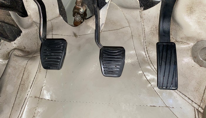 2016 Mahindra Kuv100 K4 PLUS D 6 STR, Diesel, Manual, 53,216 km, Pedals