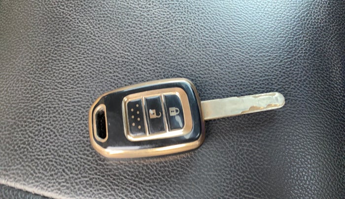 2016 Honda Jazz 1.2L I-VTEC SV, Petrol, Manual, 97,415 km, Key Close Up