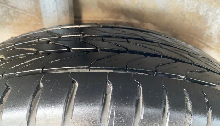 2016 Honda Jazz 1.2L I-VTEC SV, Petrol, Manual, 97,415 km, Right Rear Tyre Tread