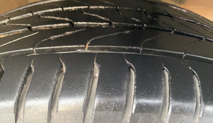 2016 Honda Jazz 1.2L I-VTEC SV, Petrol, Manual, 97,415 km, Right Front Tyre Tread