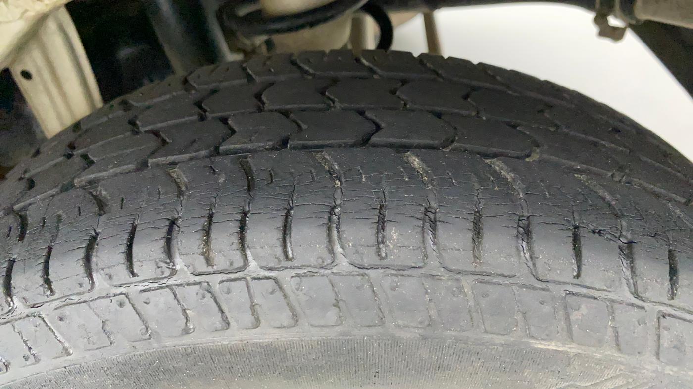 2014 Maruti Alto K10 VXI P, Petrol, Manual, 35,737 km, Left Rear Tyre Tread