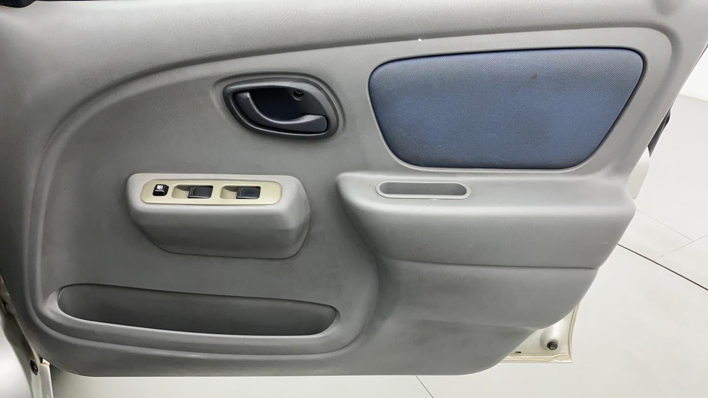 2014 Maruti Alto K10 VXI P, Petrol, Manual, 35,737 km, Driver Side Door Panels Control
