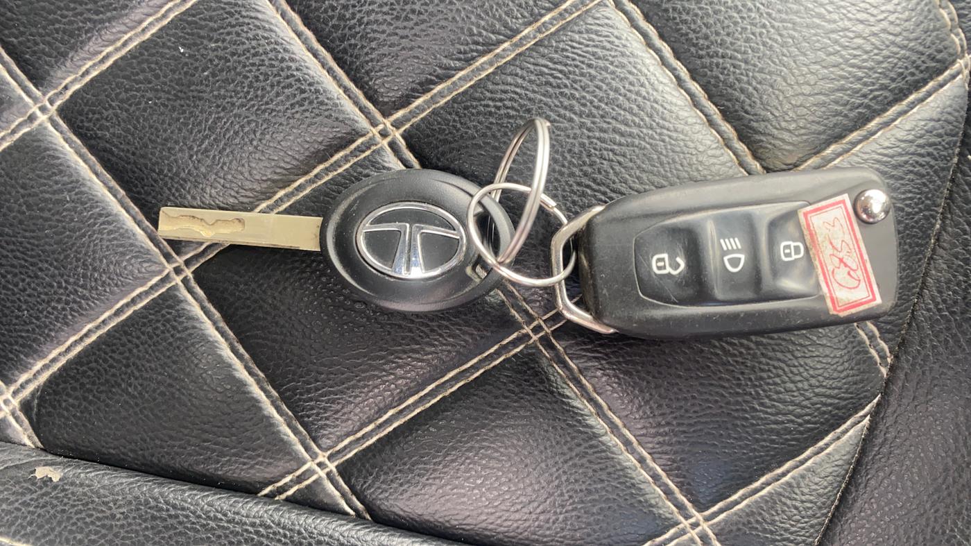 2019 Tata TIAGO NRG PETROL, Petrol, Manual, 72,961 km, Key Close Up