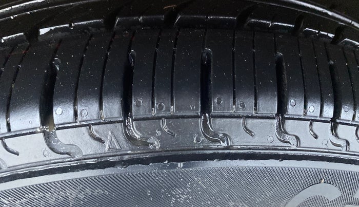 2015 Hyundai Grand i10 ASTA AT 1.2 KAPPA VTVT, Petrol, Automatic, 65,234 km, Left Front Tyre Tread