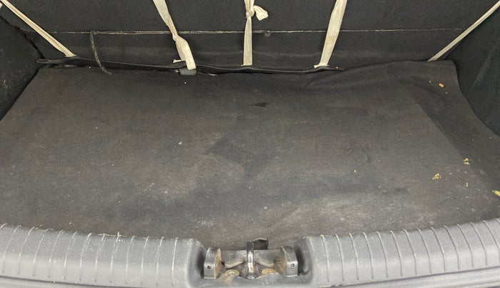 2015 Hyundai Grand i10 ASTA AT 1.2 KAPPA VTVT, Petrol, Automatic, 65,234 km, Boot Inside