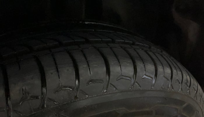 2018 Maruti Dzire ZXI, Petrol, Manual, 91,119 km, Left Rear Tyre Tread