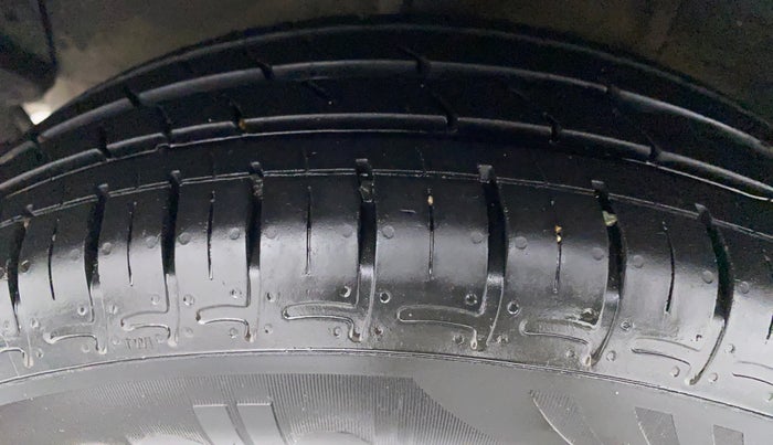 2021 Hyundai GRAND I10 NIOS SPORTZ 1.2 KAPPA VTVT CNG, CNG, Manual, 27,256 km, Right Rear Tyre Tread