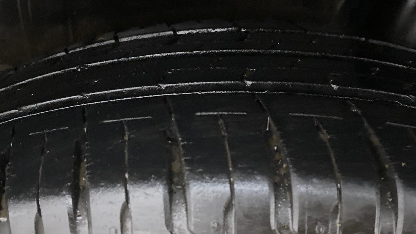 2020 Maruti XL6 ZETA AT, Petrol, Automatic, 20,683 km, Left Rear Tyre Tread