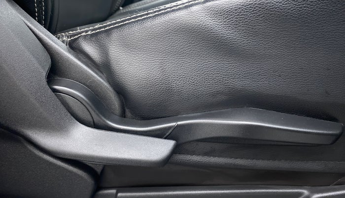 2020 Maruti XL6 ZETA AT, Petrol, Automatic, 20,683 km, Driver Side Adjustment Panel