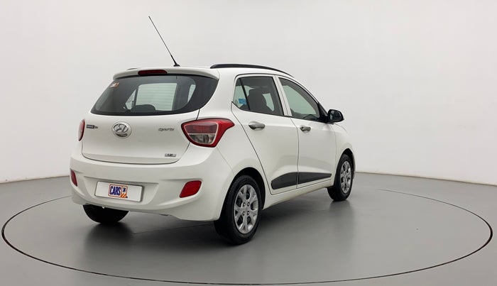 2016 Hyundai Grand i10 SPORTZ 1.2 KAPPA VTVT, CNG, Manual, 1,01,640 km, Right Back Diagonal