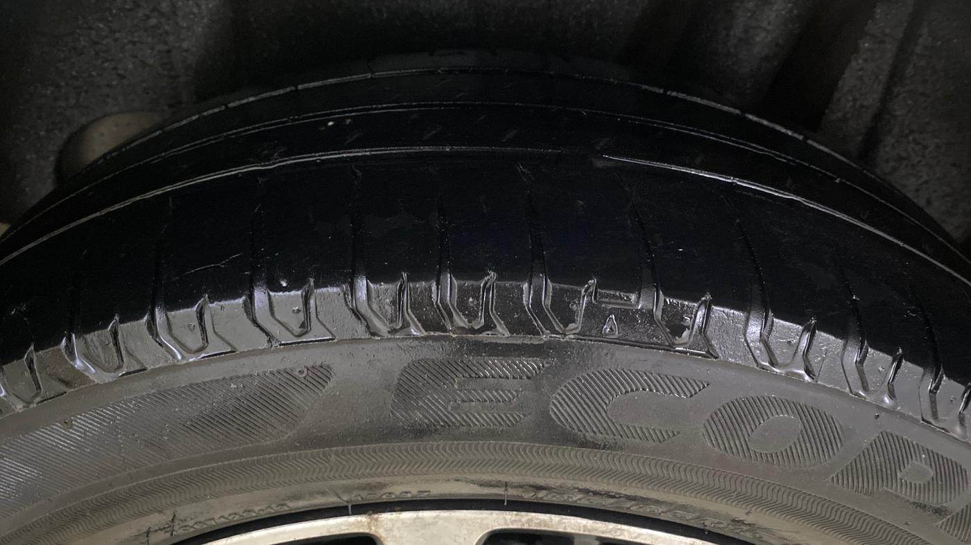2022 Maruti Ertiga ZXI AT SHVS, Petrol, Automatic, 47,689 km, Left Rear Tyre Tread