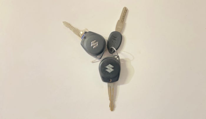 2015 Maruti Swift VXI, Petrol, Manual, 1,04,882 km, Key Close Up