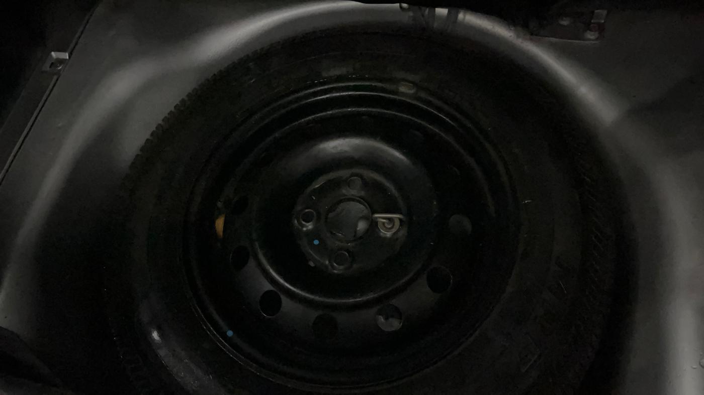 2015 Maruti Swift VXI, Petrol, Manual, 1,05,004 km, Spare Tyre