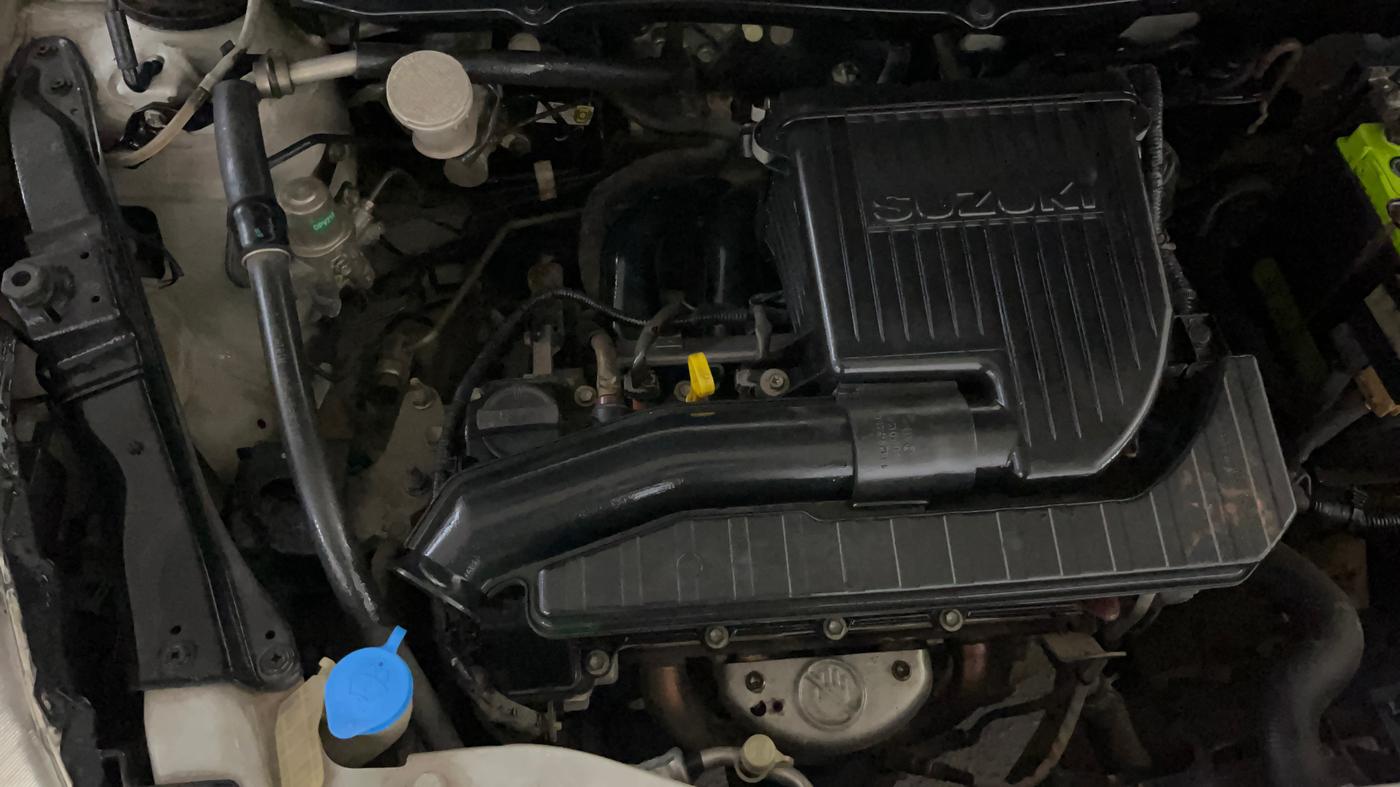 2015 Maruti Swift VXI, Petrol, Manual, 1,05,004 km, Engine View - Right