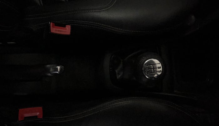 2015 Maruti Swift VXI, Petrol, Manual, 1,04,882 km, Gear Lever