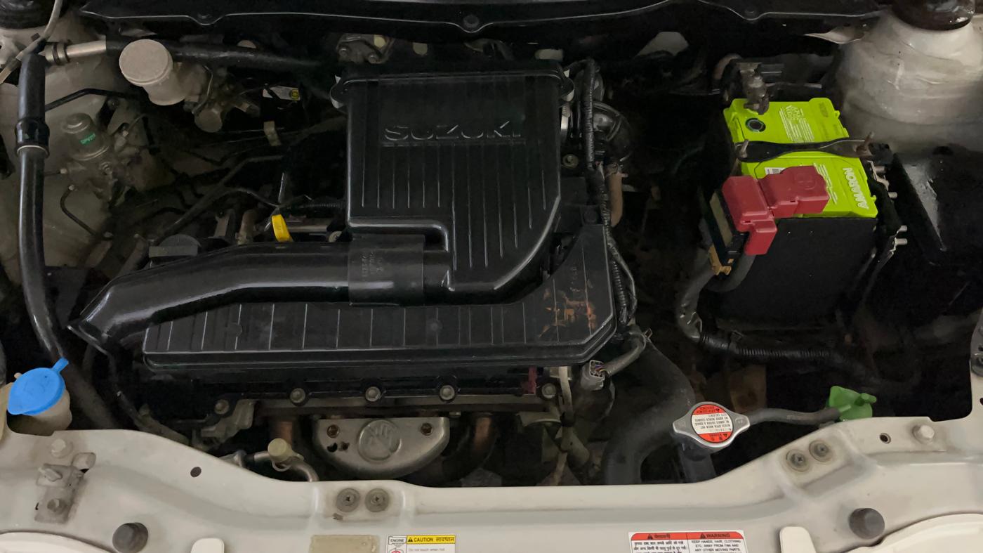 2015 Maruti Swift VXI, Petrol, Manual, 1,05,004 km, Engine View