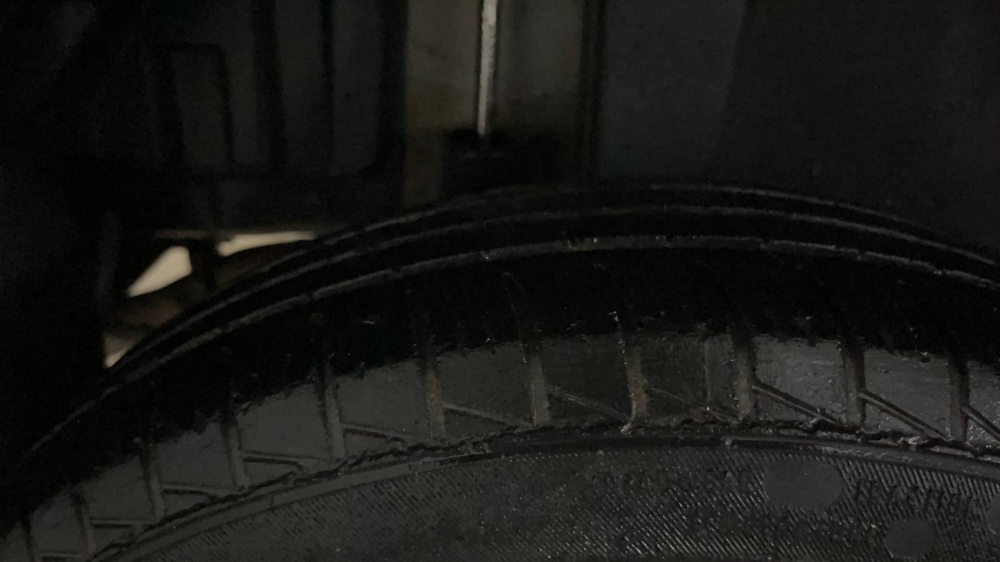 2015 Maruti Swift VXI, Petrol, Manual, 1,05,004 km, Right Rear Tyre Tread
