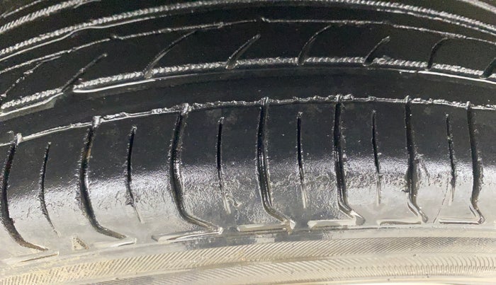 2013 Honda Brio S MT, Petrol, Manual, 69,677 km, Left Front Tyre Tread