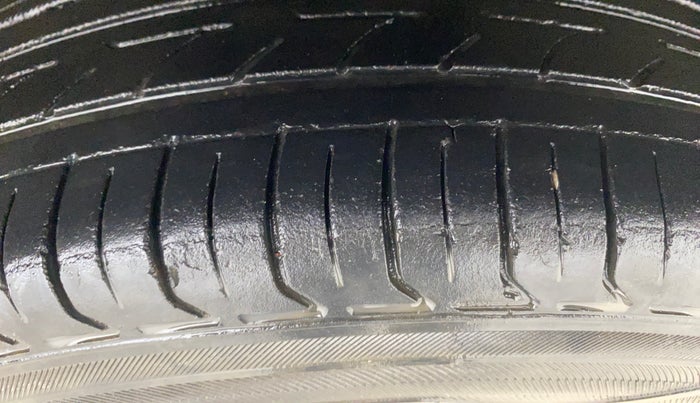 2013 Honda Brio S MT, Petrol, Manual, 69,677 km, Right Front Tyre Tread